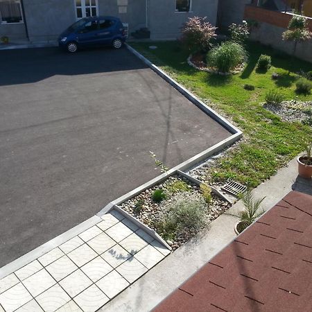 Guesthouse Kod Mosta Карловаць Екстер'єр фото