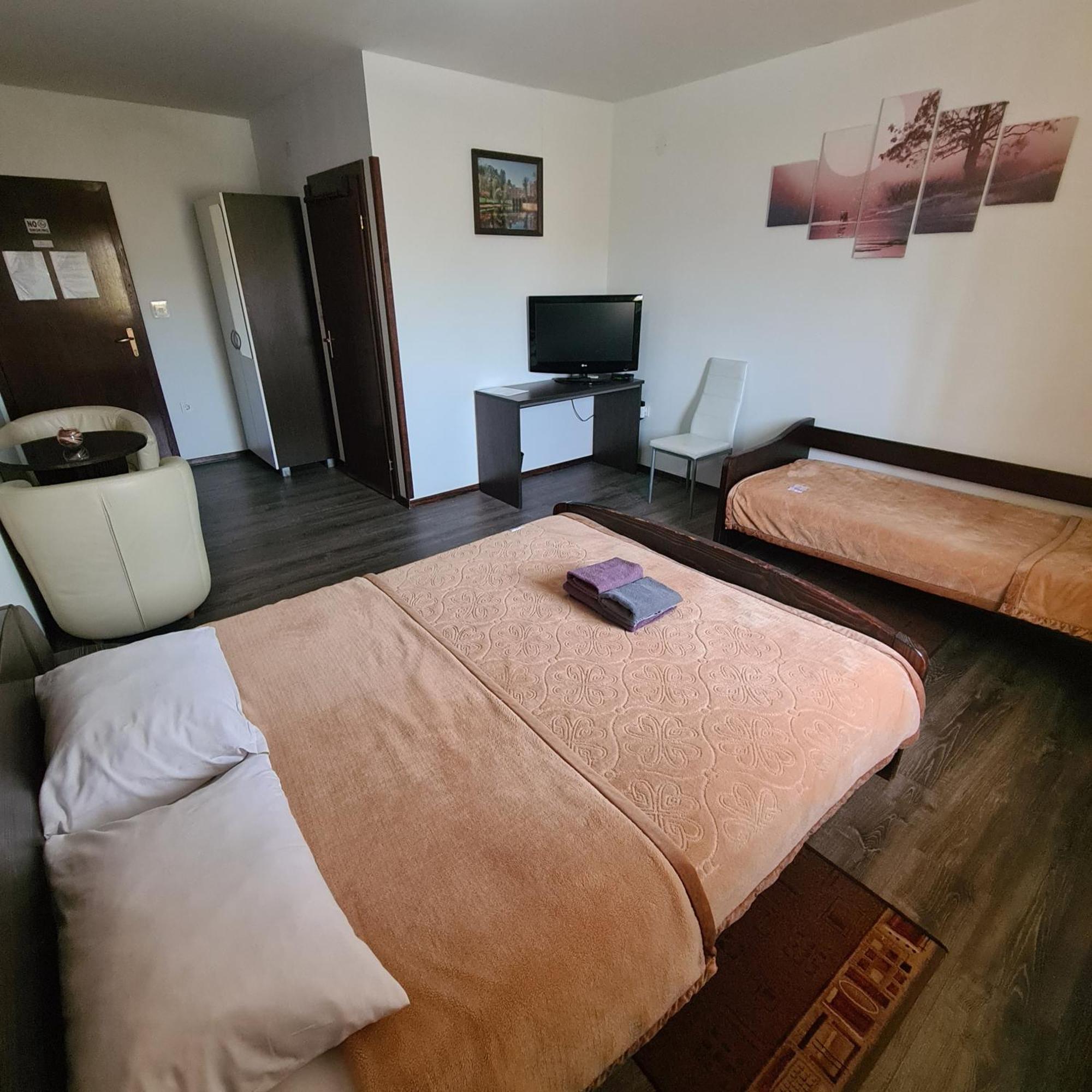 Guesthouse Kod Mosta Карловаць Екстер'єр фото